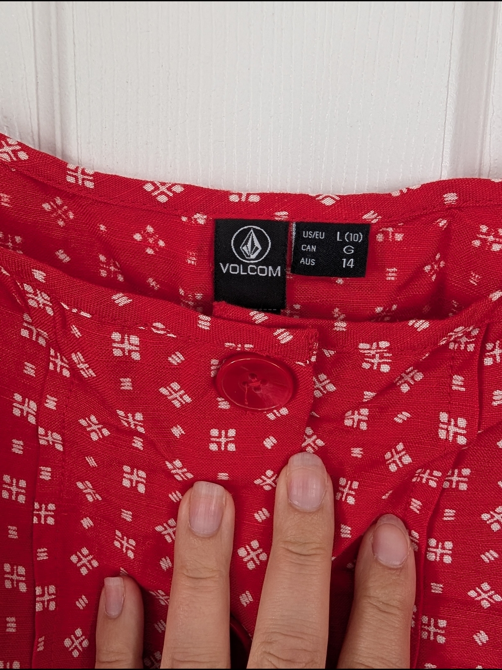 Volcom Red Button-Front Crop Cami - Picture 3 of 7